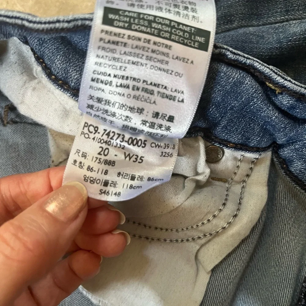 Levi Strauss Signature Denim Stretchy Shorts Size 20  W35